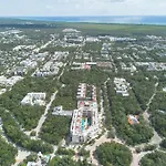 70\'S Experience In Tulum With Pool View