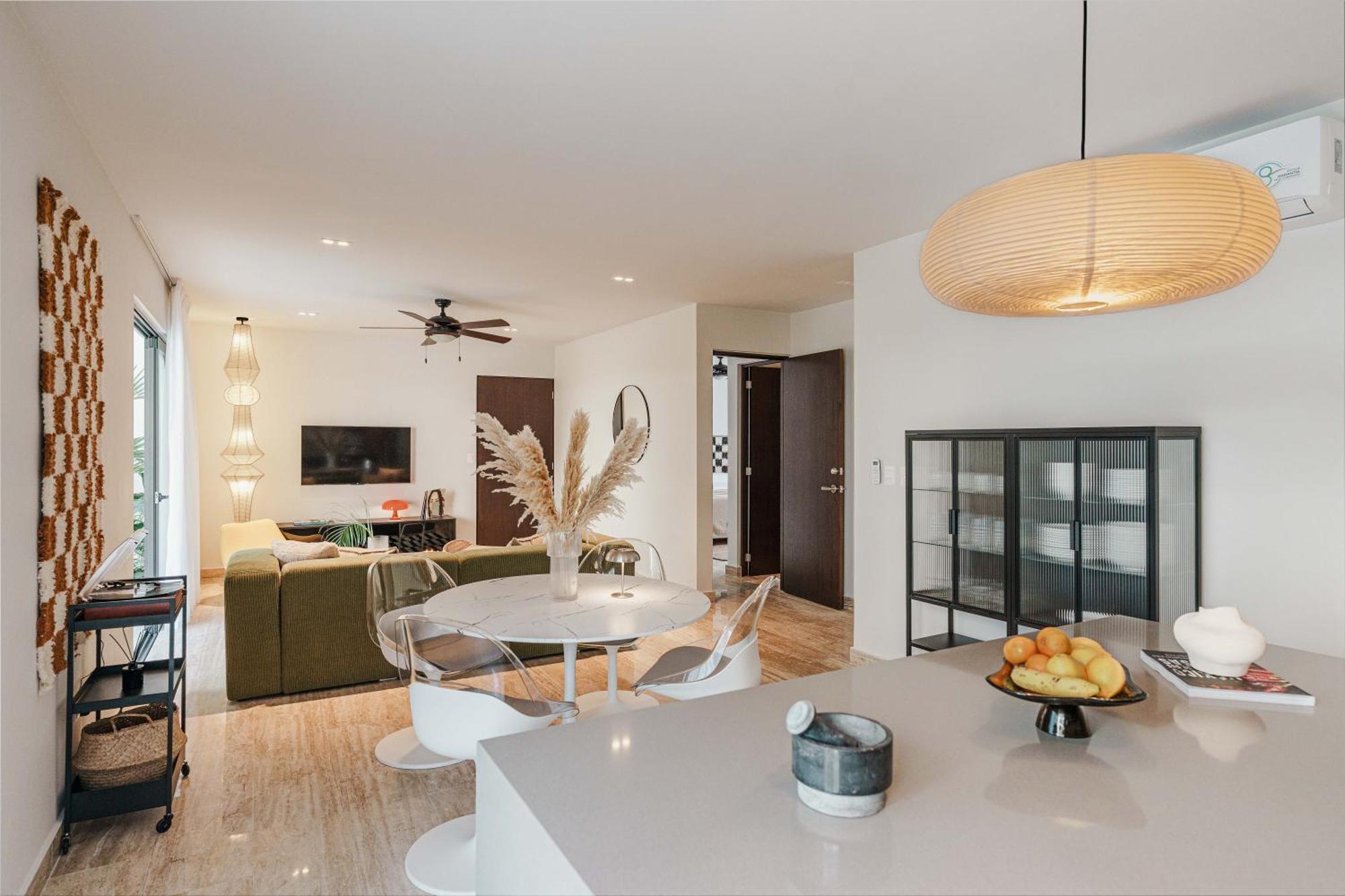Apartment 70's Experience In With Pool View