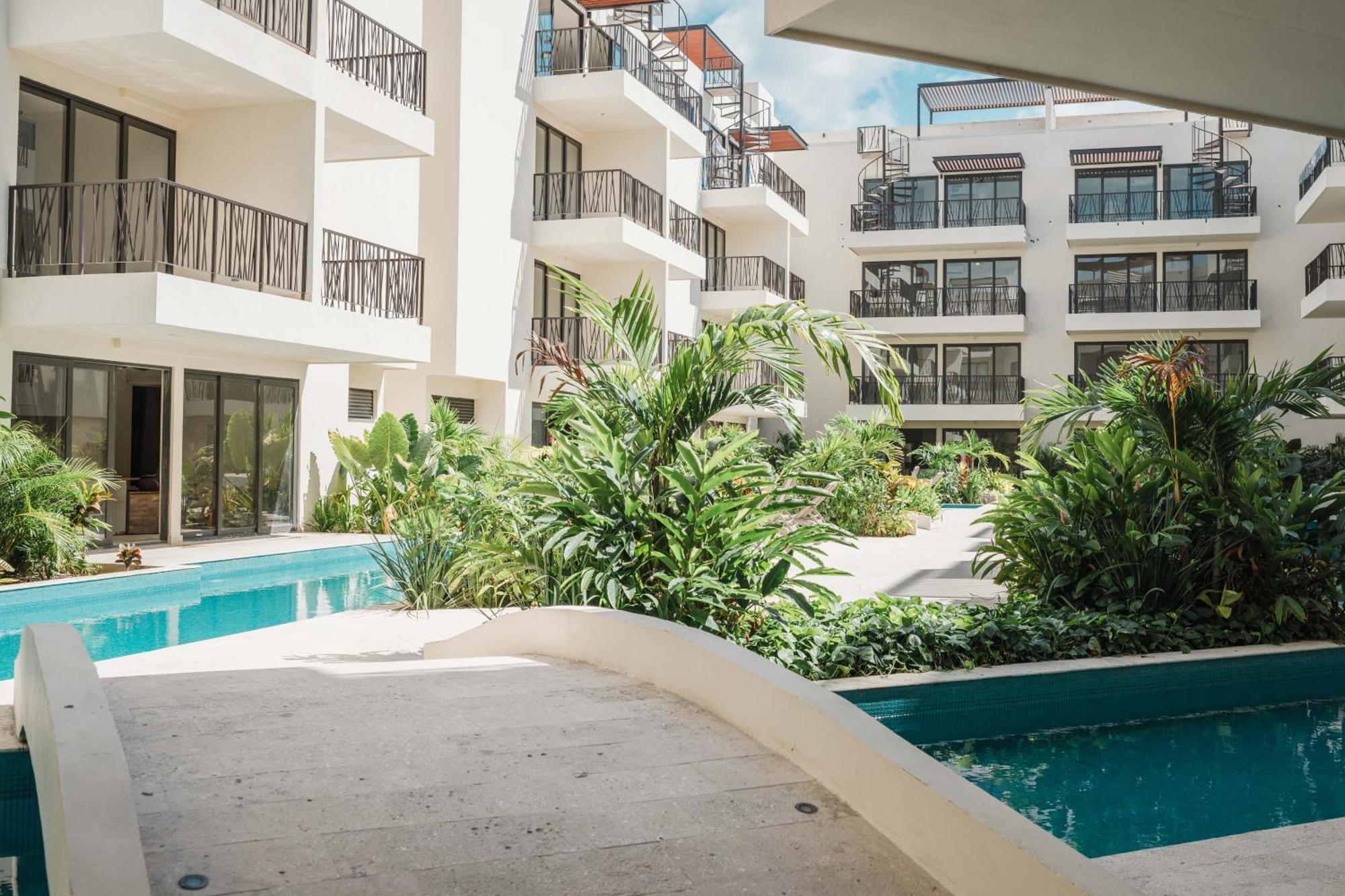 70's Experience In With Pool View Apartment *