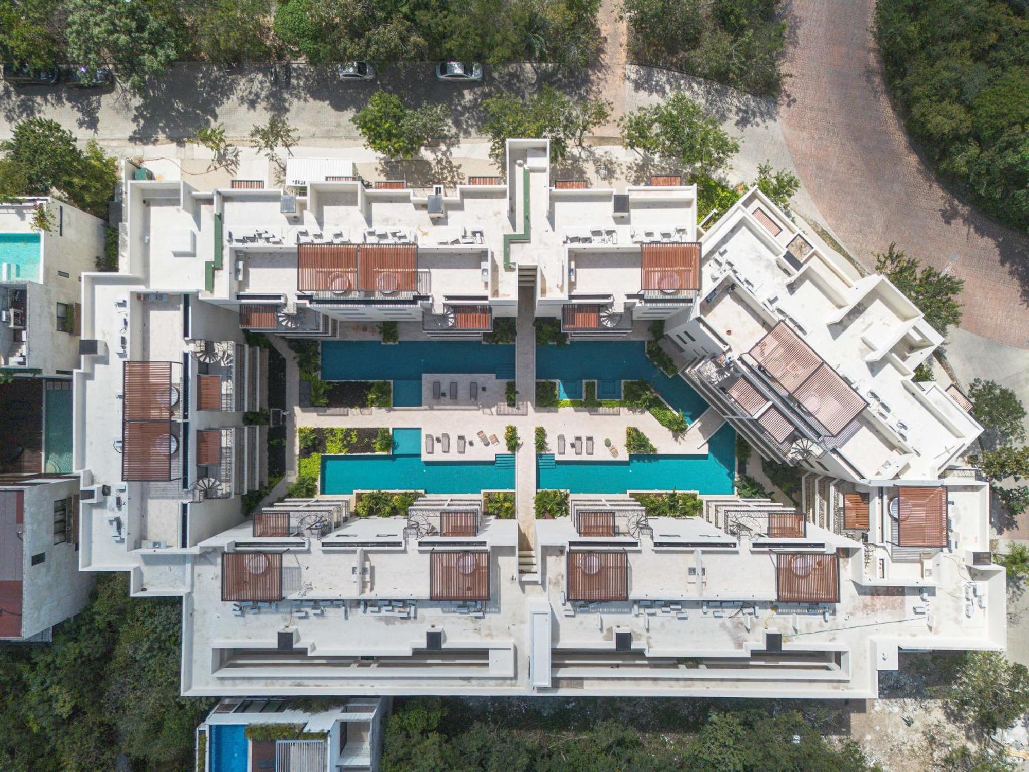 Apartment 70's Experience In With Pool View *