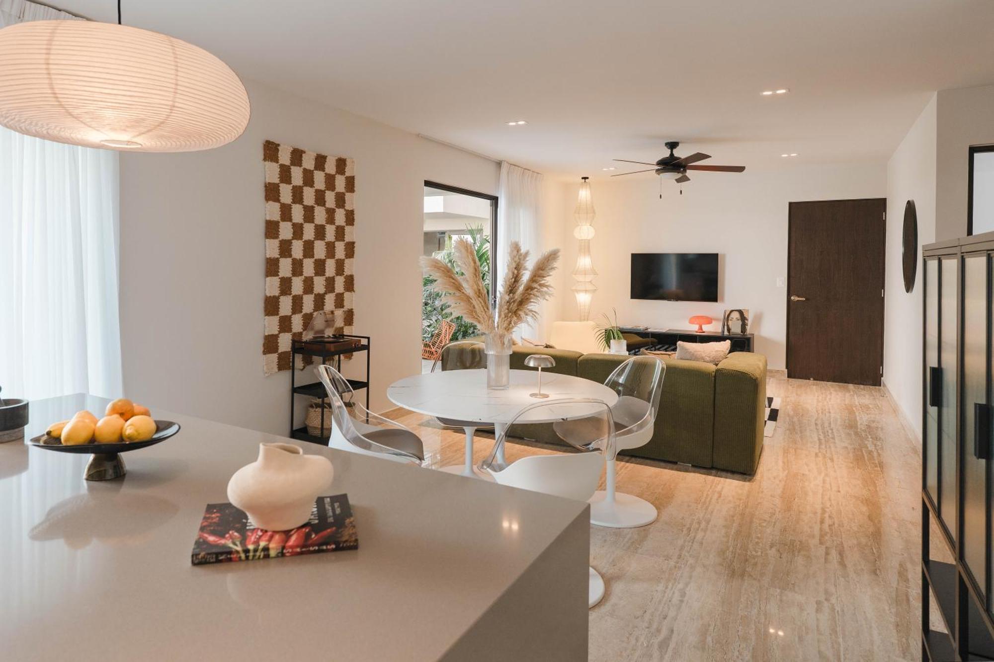 Apartment 70's Experience In With Pool View